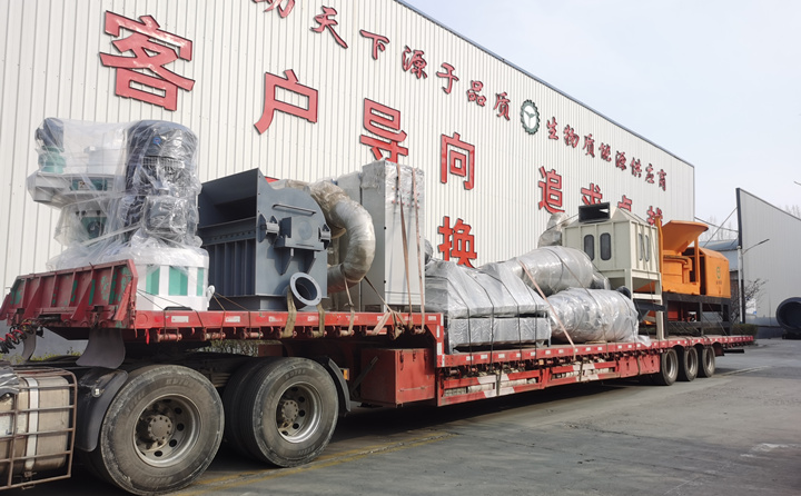 由于山東顆粒機質(zhì)量與價格并存，在市場的所占比例越來越大，越來越多的客戶選擇與山東顆粒機廠家合作，購買鋸末顆粒機、破碎機、粉碎機等設(shè)備。